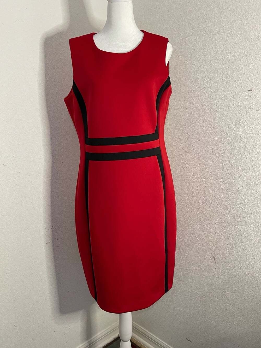 Calvin Klein Red and Black Sleeveless Scuba Sheath Dress Sz 14